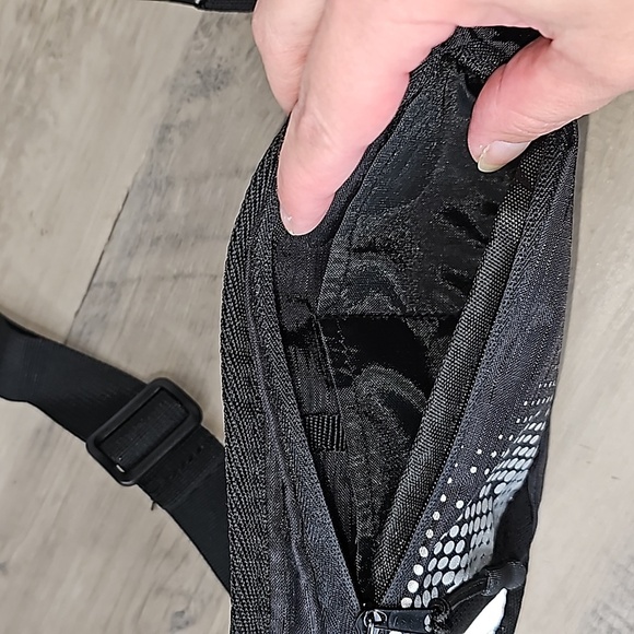 MYTAGALONGS Belt Bag - Picture 4 of 4